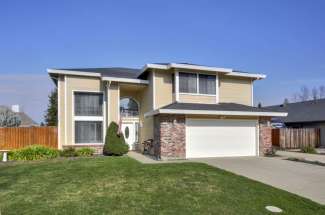 1521 E Colonial Parkway, Roseville